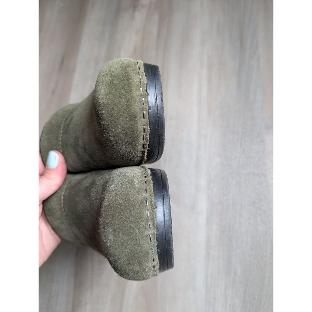 Dansko Professional Clogs in Olive Green Suede, Size 38 (S2) - Picture 4 of 9